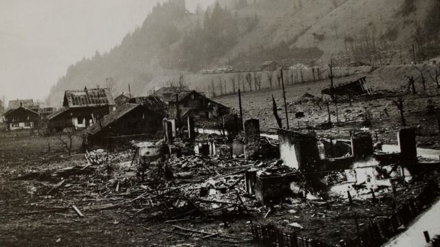 Mitholz em ruínas após explosão