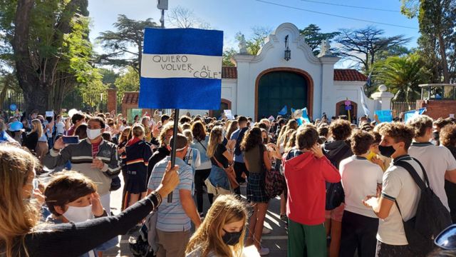 La protesta de este lunes frente a la residencia presidencial de Olivos.