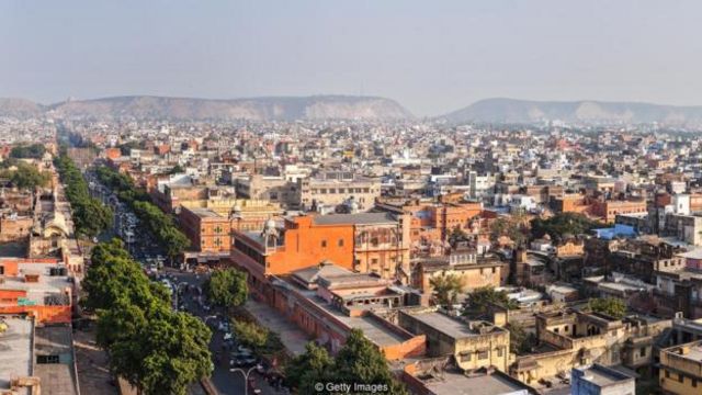 Tại thành phố Jaipur, Ấn Độ, nhiệt độ mùa hè lên tới 40C và cao hơn.