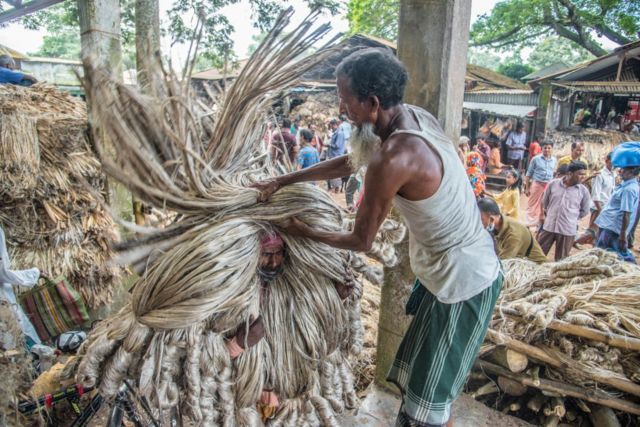 স্বাধীনতার পরও অনেক বছর পর্যন্ত পাট ছিল বাংলাদেশের প্রধান রফতানি পণ্য