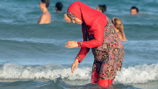 Мусульманка на пляже