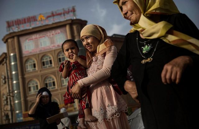 联合国对"百万维吾尔族人在新疆被拘"的报道感到震惊，并呼吁释放以反恐"借口"被拘押的人。