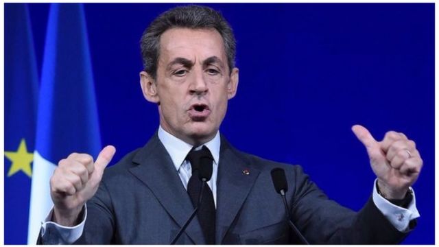 Prezida Sarkozy yamenyesheje ko azitoza kandi muri ico kibanza