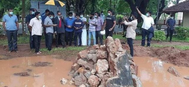 முள்ளிவாய்க்கால் நினைவு தூபிக்கு மீண்டும் அடிக்கல் நாட்டப்பட்டது