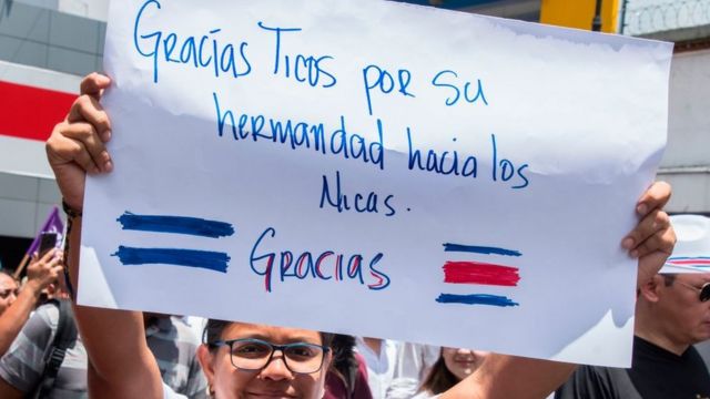 Pancarta de agradecimiento de los migrantes nicaragüenses en Costa Rica