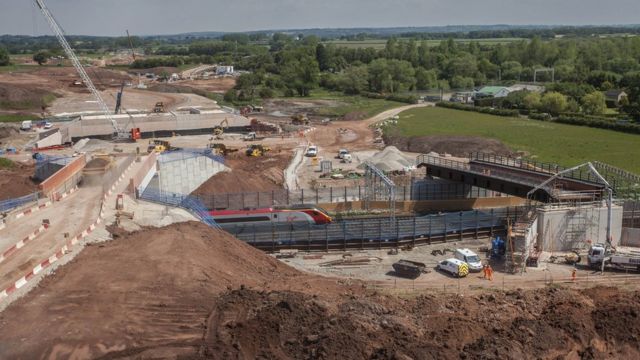 The fast-track way of building Norton Bridge flyover - BBC News