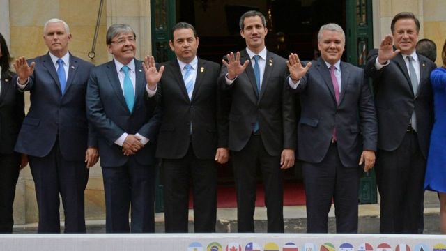 Juan Guaidó, al centro de la imagen, participó en la reunión del Grupo de Lima en Bogotá.
