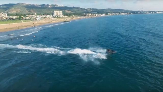 Una moto de agua en el balneario de Tartus.