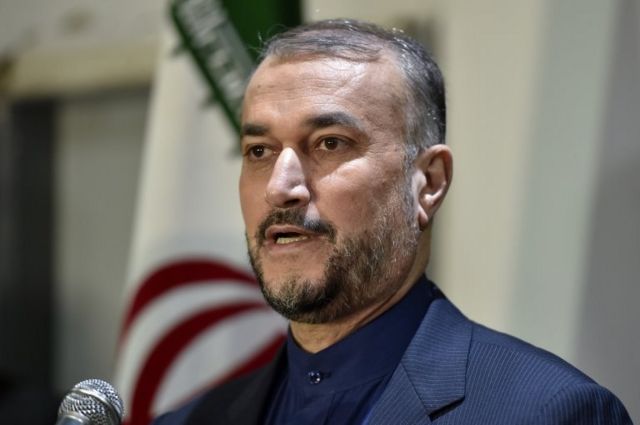 حسین امیرعبداللهیان، وزیر خارجه ایران در تلویزیون گفت که مقامات سپاه پاسداران از "خودگذشتگی کرده" و گفتند مساله سپاه پاسداران نباید مانع توافق برجام شود