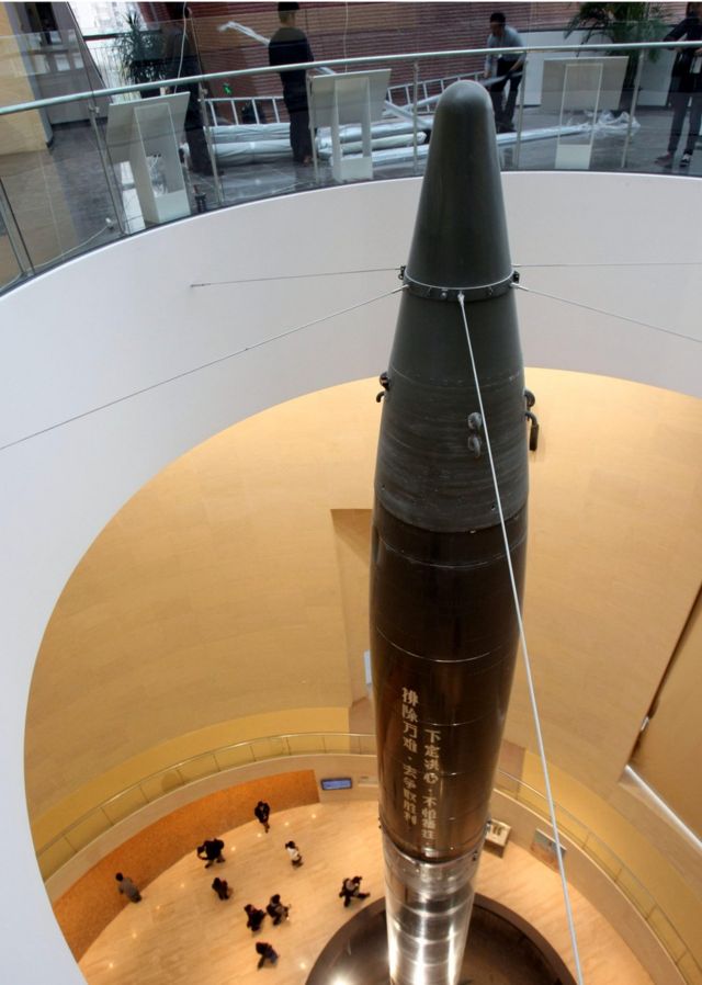 صاروخ في متحف تشيان تشويسن في شنغهاي