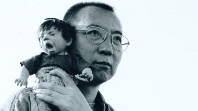 逝者:无法领奖的诺贝尔和平奖得主刘晓波 - BBC News 中文