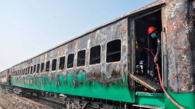 PAKISTAN TRAIN ACCIDENT FIRE, pakistan train accident