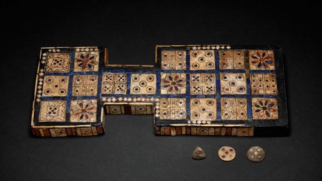 Jogos de Tabuleiro Antigos: Uma Jornada nas Origens e Significados  Milenares