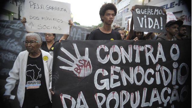 Protesto contra o genocídio de jovens negros no Rio