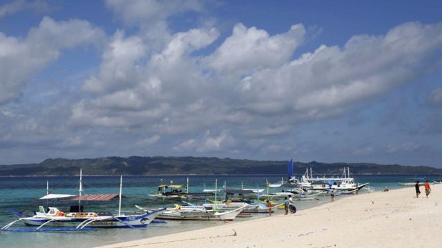 フィリピン 人気の観光地ボラカイ島を一時閉鎖へ cニュース