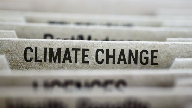 Ficha de arquivo onde está escrito 'mudança climática'