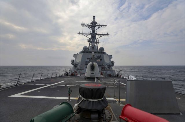 美國海軍第七艦隊在推特表示，美國海軍「希金斯」（USS Higgins）號驅逐艦和加拿大「溫哥華」號護衛艦於9月20日通過台灣海峽。