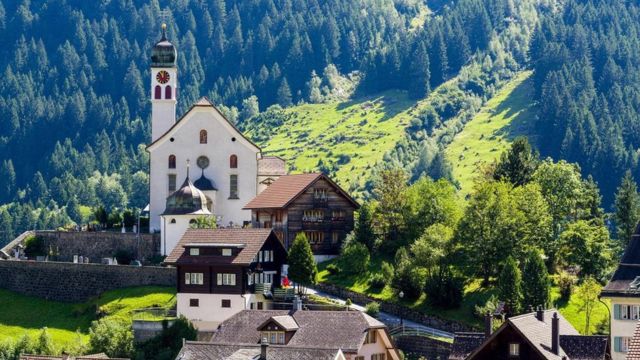 Хотя швейцарцы очень сосредоточены на карьере, альпийские пейзажи предлагают много возможностей для отдыха и релаксации