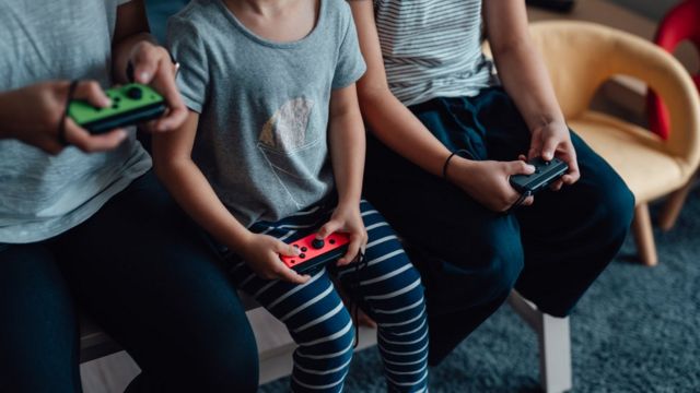 China keeping 1 hour daily limit on kids' online games 