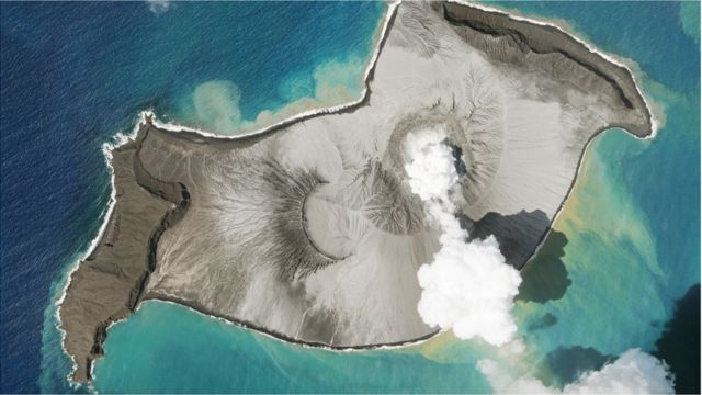 A Planet SkySat image shows a plume of smoke rising from the underwater volcano Hunga Tonga-Hunga Ha