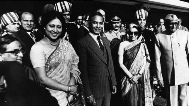 ভারতের সাবেক প্রধানমন্ত্রী ইন্দিরা গান্ধীর সাথে বিএনপির প্রতিষ্ঠাতা জিয়াউর রহমান ও খালেদা জিয়া