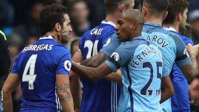 Cesc Fabregas na Fernandinho