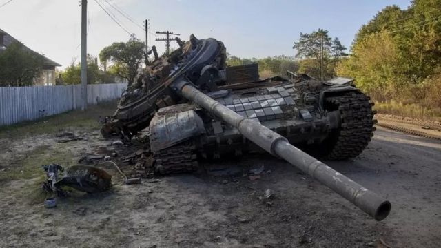 Rusiya qoşunları sentyabr ayında Ukraynanın demək olar ki, bütün şimal-şərqindəki Xarkov vilayətindən alçaldıcı bir şəkildə geri çəkilməyə məcbur oldular.