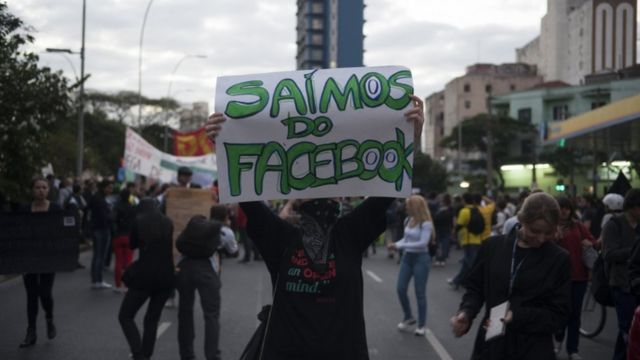 MORADORES FECHAM A BR-251 EM PROTESTO ÀS MÁS CONDIÇÕES DA ESTRADA - O  Tabuleiro