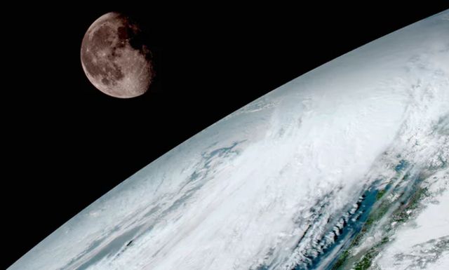 ดาวเทียม GOES-16 บันทึกภาพดวงจันทร์เหนือชั้นบรรยากาศโลกนี้ไว้ได้เมื่อปีที่แล้ว