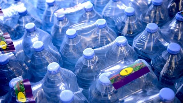 플라스틱 병에 담긴 생수는 미국에서만 매년 500억 개가 팔린다