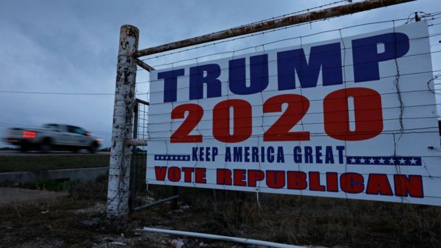 "Süper Salı"da çekilen Trump yanlısı afiş