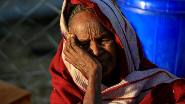 آلاف اللاجئين يفرون من العنف في إثيوبيا إلى السودان.
