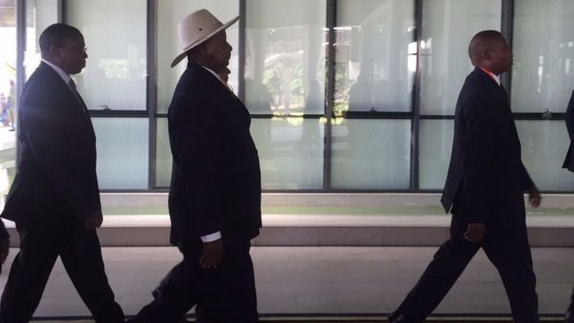 Prezida Museveni ashitse i Dar Es Salaam