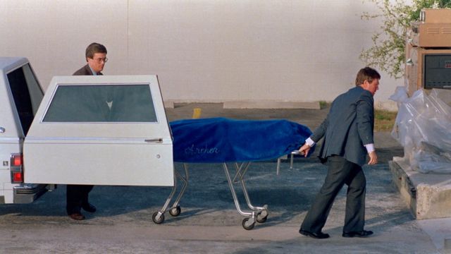 Traslado del cuerpo de Ted Bundy tras ser ejectuado