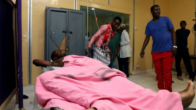 A wounded civilian receives medical treatment at the Madina Hospital after he was injured during an explosion near the presidential palace in Mogadishu, Somalia, 23 February 2018