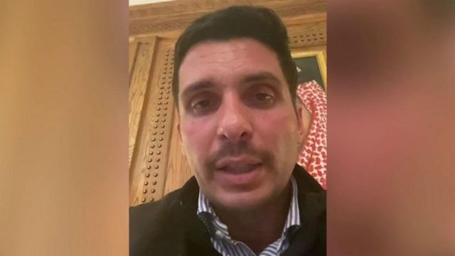 الأمير حمزة كما ظهر في مقطع الفيديو الذي سلم لبي بي سي