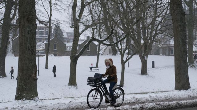 велосипедистка в Нидерландах