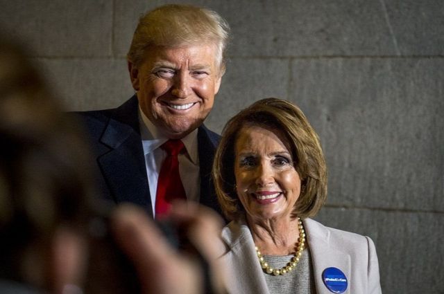 Nancy Pelosi ayaa kulan casho kula yeelatay Trump Aqalka Cad