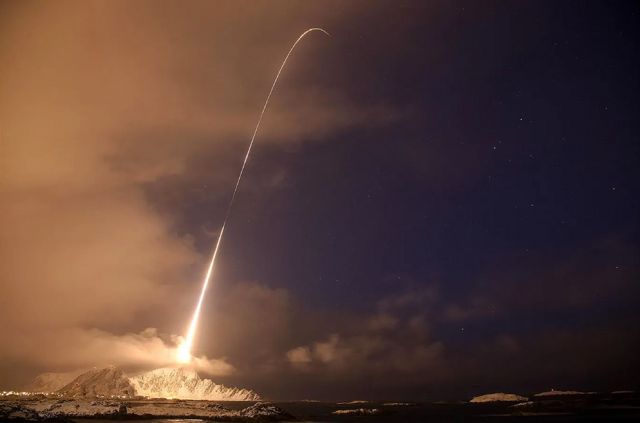 Lanzamiento de un cohete científico, similar al que alarmó a Rusia años antes
