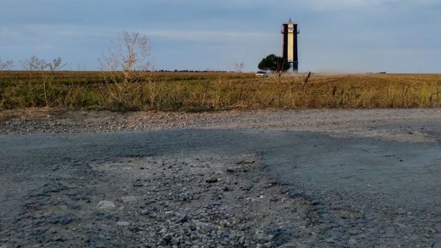Звідки посеред поля на Херсонщині взявся маяк