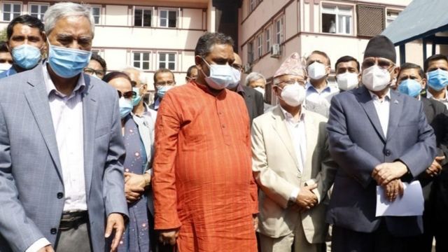 सर्वोच्च अदालतमा नेताहरू