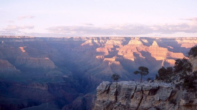 At the Grand Canyon, a Canadian hiker has perished.