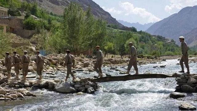 قوات الأمن الأفغانية في تدريبات عسكرية في إقليم بانشير