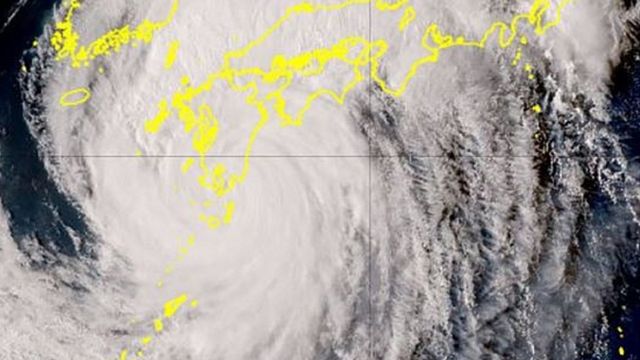 Изображение тайфуна Нанмадол от Метеорологической службы Японии