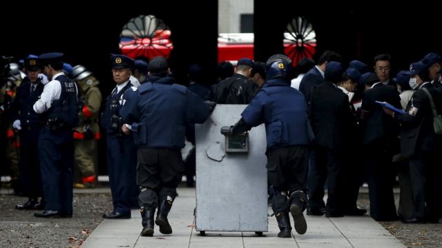 警視庁の爆発物処理班が現場に派遣された