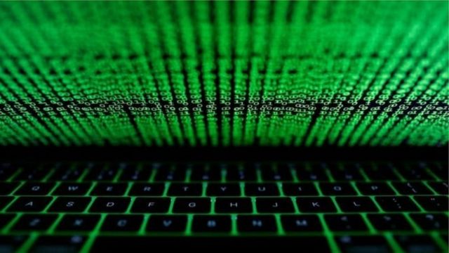 Pyotr Levaşov adlı şəxs "Trump-ın qələbəsini təmin etmiş virus proqramını yaratmaqda" ittiham olunduğunu deyir