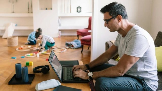 هل أصبح أصحاب العمل يعرفون معلومات أكثر من اللازم عن حياتنا الشخصية؟