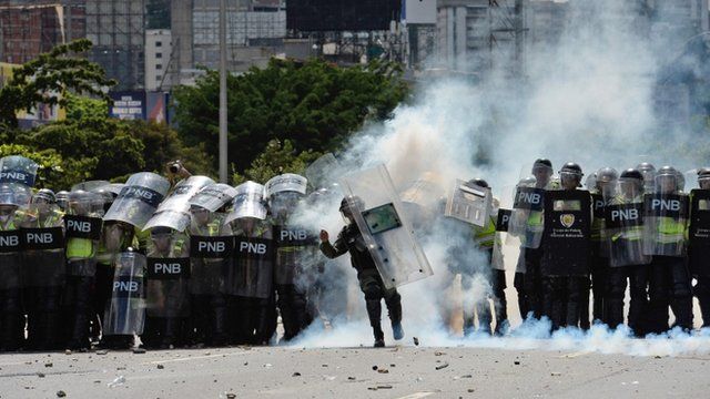Polícia usou gás para dispersar os manifestantes