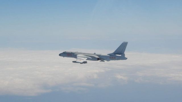 قاذفة نفاثة صينية شوهدت بعد توغل 52 طائرة في منطقة تحديد الدفاع الجوي التايوانية، وفقا لوزارة الدفاع التايوانية