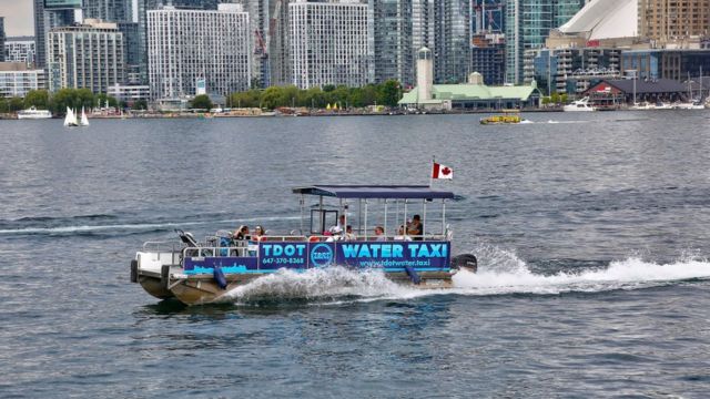 Przejażdżki taksówką wodną po jeziorze Ontario w Toronto, Ontario, Kanada #.